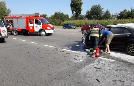 Аварія на Львівщині: автобус із 44 пасажирами з'їхав у кювет (ФОТО)