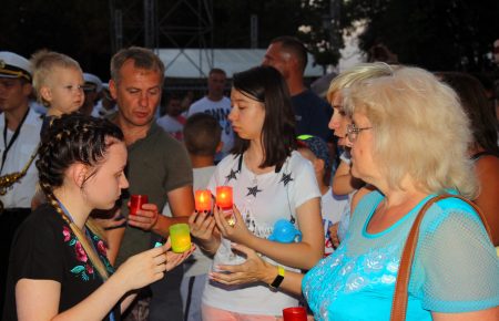 В Одесі виклали контур України з лампадок (ФОТО)