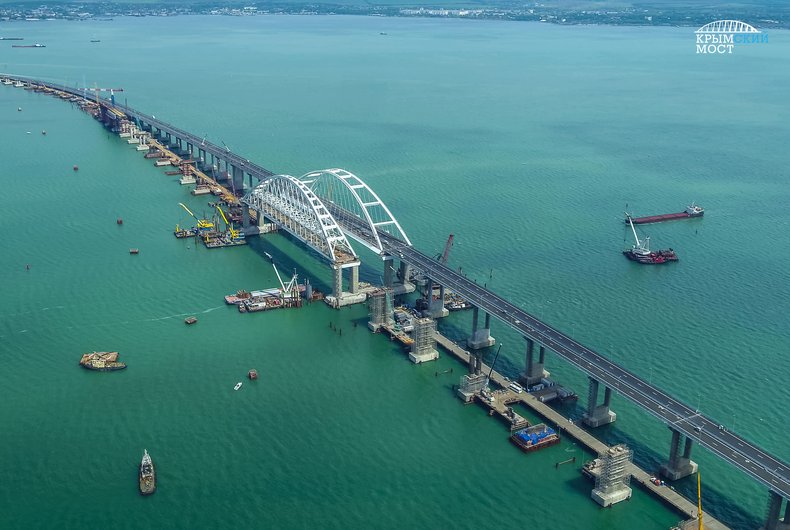 Ввести санкції: Кабмін підготував список компаній, причетних до будівництва Керченського мосту