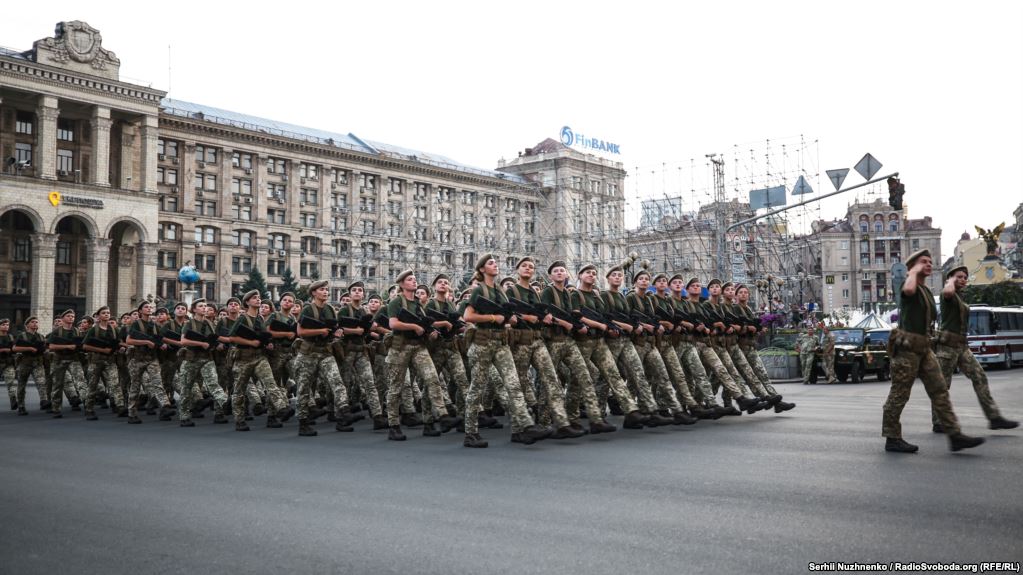 День Незалежності: жінки-військові візьмуть участь у параді у складі «спільної коробки»