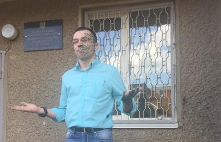 Поліція назвала напад із зеленкою на житомирського блогера дрібним хуліганством