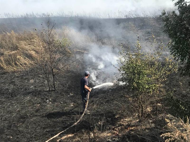 Дві доби палають відстійники на Полтавщині: рятувальники не працюють вночі через небезпеку