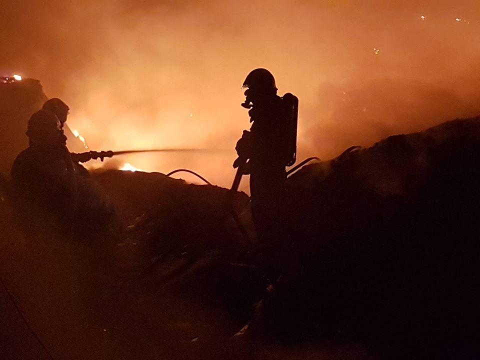Пожежа на складі «Нової пошти»: поліція не має доступу до приміщення через їдкий дим