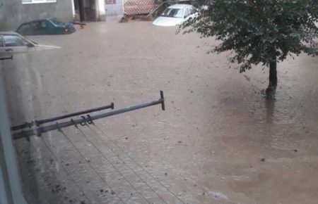 Закарпатське місто Рахів затопило, людей евакуювали (ФОТО, ВІДЕО)