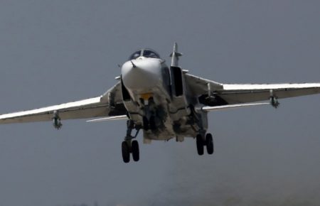 Російський бомбардувальник літав на низькій висоті в окупованому Криму, - ЗМІ (ФОТО)