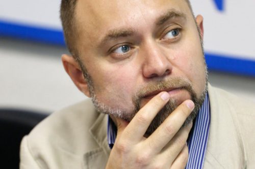 Російський правозахисник, якого не впустили в Україну, летить до Вільнюса