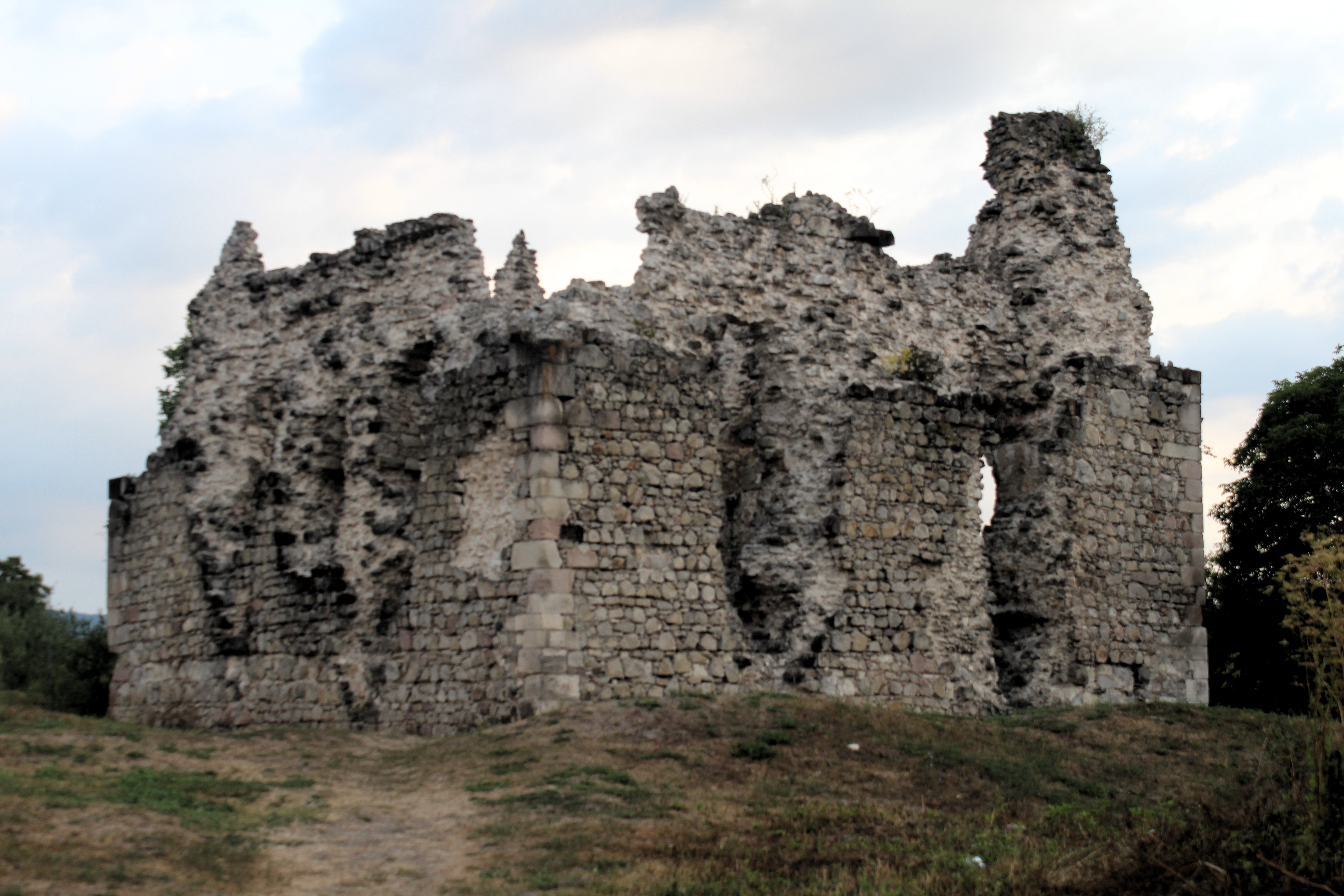 Відомий на всю Україну «замок тамплієрів» насправді ніколи їм не належав, — археологи (ФОТО)