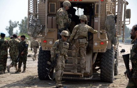На сході Афганістану загинули троє солдатів НАТО, - AP