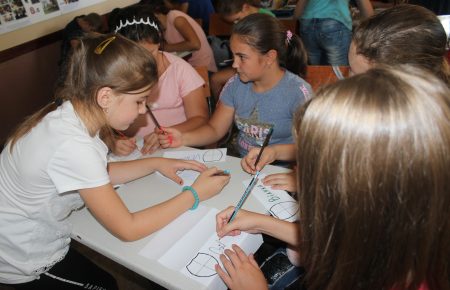 В таборі GoCamp на Закарпатті школярі не тільки вчать англійську, а й вдосконалюють українську (ФОТО)