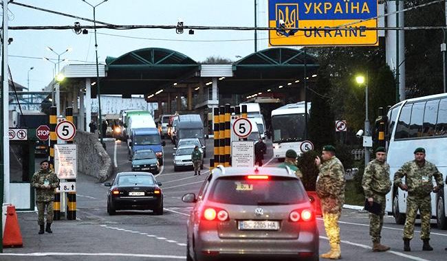 Рух через пункт пропуску Шегині поновили в повному обсязі Рух через пункт пропуску Шегині поновили в повному обсязі