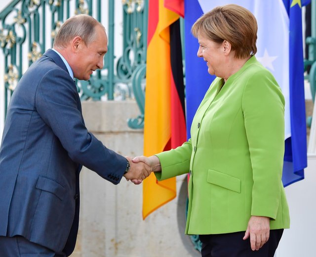 Ангела Меркель зустрілась з Володимиром Путіним: обговорили конфлікт на сході України, газопровід «Північний потік-2», Сирію та Іран
