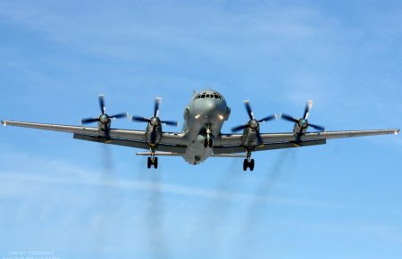 Російський літак із 14 військовими на борту зник біля берегів Сирії