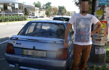 Поліція Запоріжжя оштрафувала чоловіка за повідомлення про викрадення авта, яке він забув на роботі