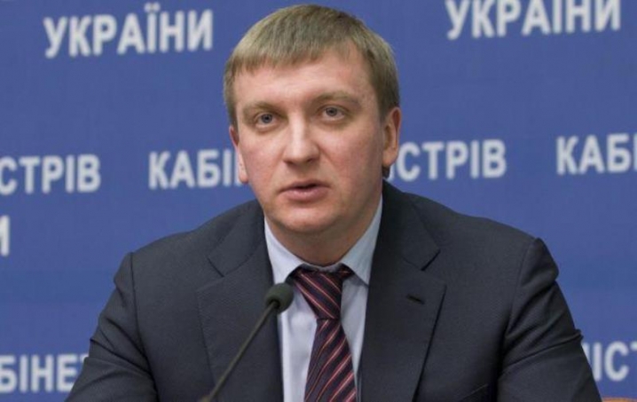 Суд зобов’язав НАБУ відкрити провадження щодо міністра юстиції Петренка