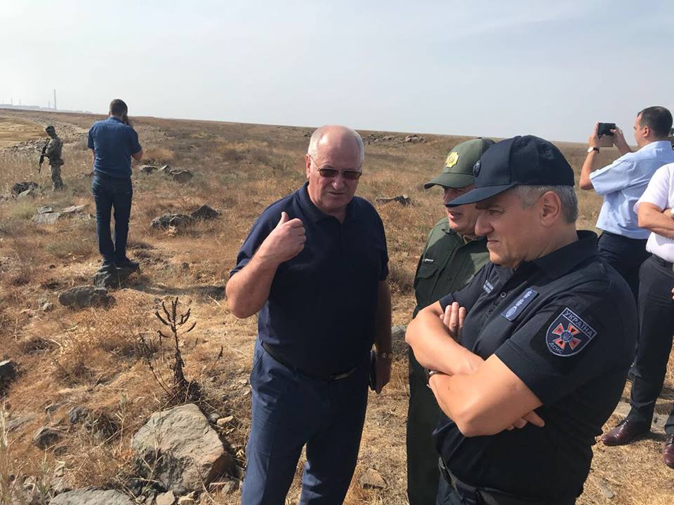 Викиди на заводі «Кримський титан»: у ґрунті поблизу КПВВ «Каланчак» перевищений вміст сульфатів