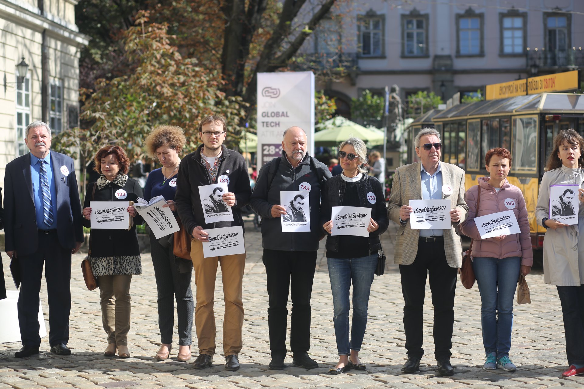 У Львові письменники читали твори на підтримку Сенцова та інших політв’язнів