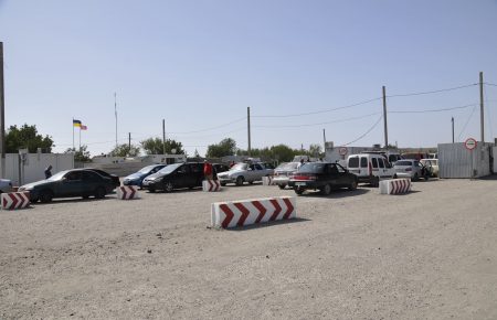 Біля КПВВ «Гнутове» з окупованої території здійснили обстріл: евакуювали 50 цивільних
