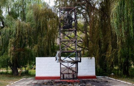В «ДНР» спростували причетність СБУ до підпалу пам’ятника шахтарям — правозахисники