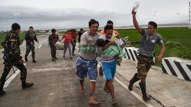 Тайфун на Філіппінах: загинули 28 людей