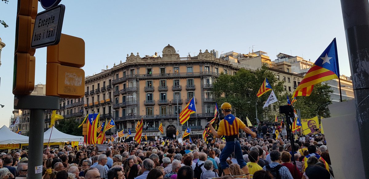 У Барселоні поліція демонтувала наметове містечко прихильників незалежності Каталонії