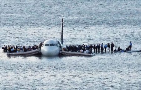 Після аварійної посадки літака у Мікронезії повідомили про одного зниклого пасажира