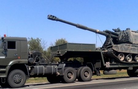 Бойовики розгортають на Донбасі «безпрецедентну» кількість важкої техніки та озброєння — СЦКК