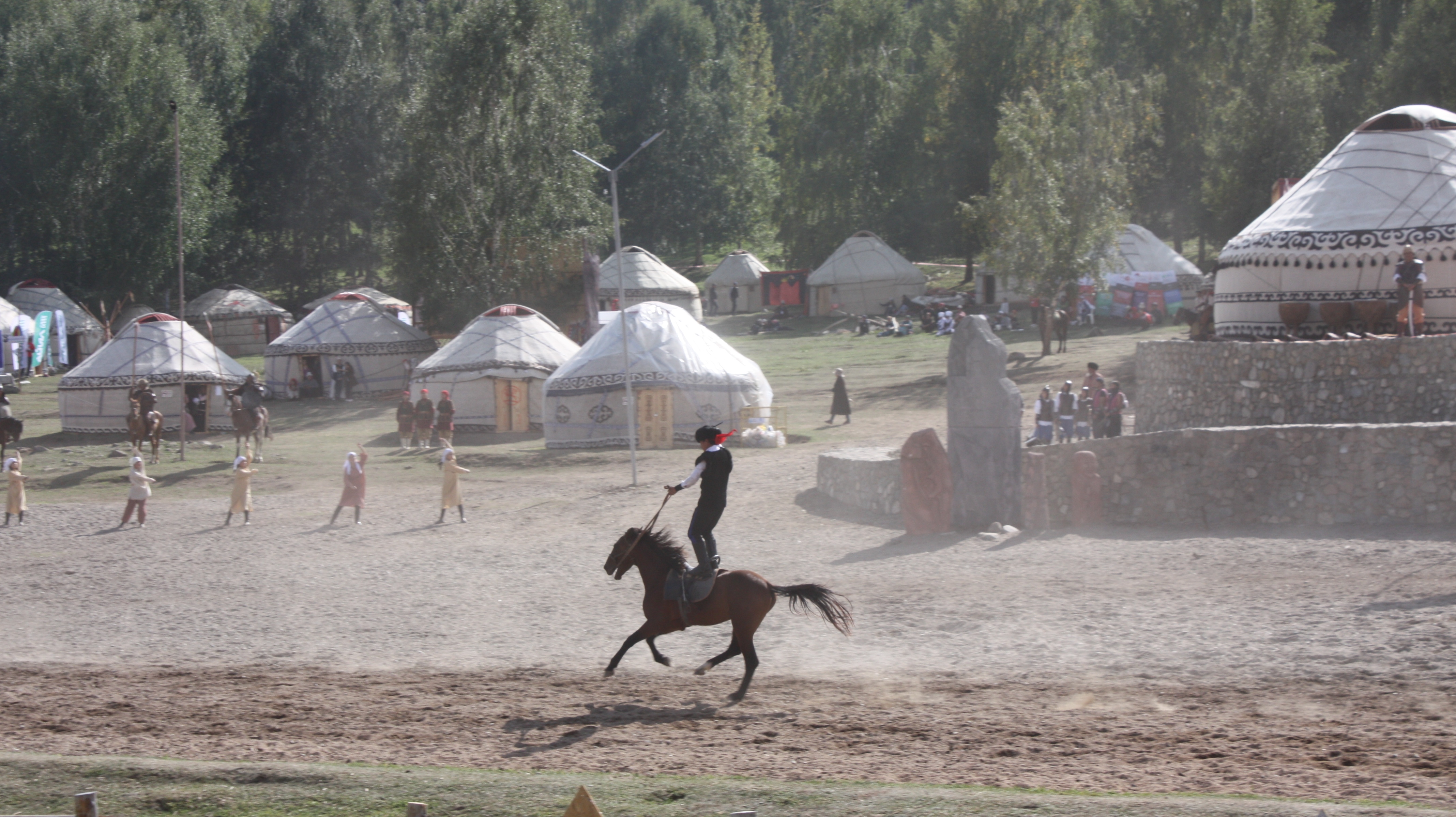 Борьба за тушу козла и стрельба из традиционного лука: как прошли Всемирные игры кочевников в Кыргызстане
