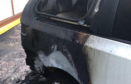 На місці згорілого авто депутата Одеської облради була пляшка, ймовірно, із запальною сумішшю — поліція