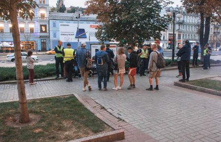У Києві група людей напала на представників ЛГБТ