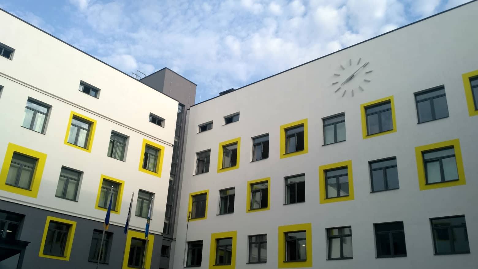 У Києві відкрили школу, побудовану за принципом «розумного будинку»