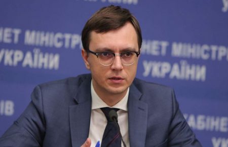Суд відпустив Омеляна на поруки міністру Жданову і нардепу Бендюженку