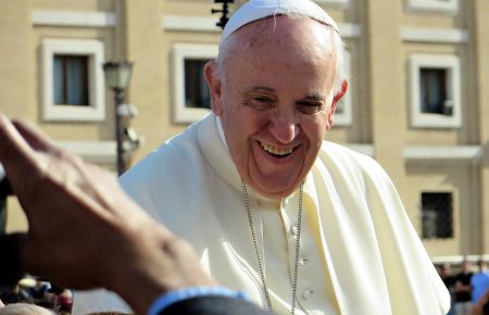 Папа Римський підтримав одностатеві союзи ще у 2019 році, однак його слова вирізали — NYT