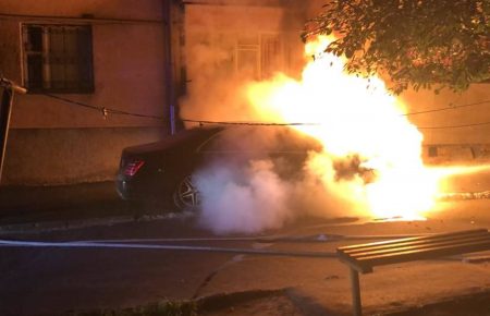 У Рівному підпалили авто депутата міської ради Стельмащука (ВІДЕО)