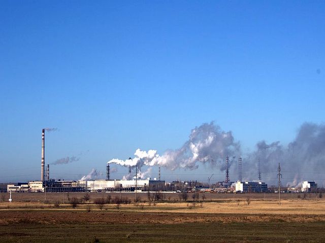Забруднення повітря від викидів «Кримського титану» може призвести до втрати свідомості, - екологиня