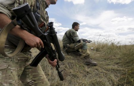 Доба на Донбасі: загинув військовий, ще двоє дістали поранення