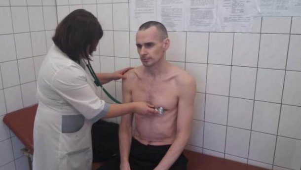 Олега Сенцова у лікарні Лабитнангі виводять із голодування — сестра (виправлено)