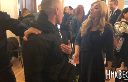 На засіданні міськради Миколаєва двох депутатів облили фекаліями