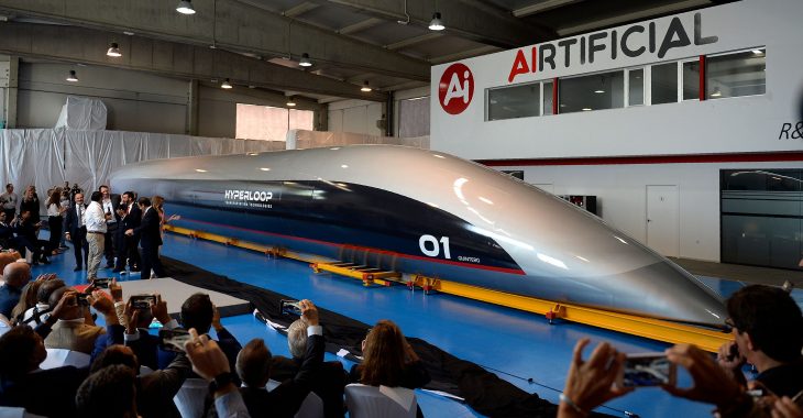 В Іспанії презентували першу пасажирську капсулу Hyperloop В Іспанії презентували першу пасажирську капсулу Hyperloop