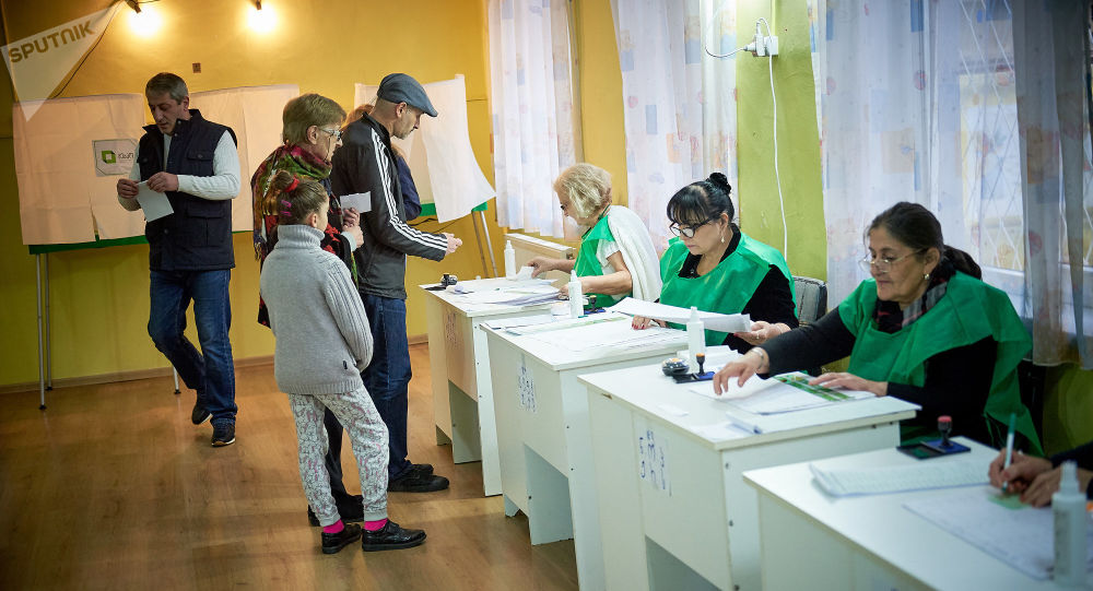 У Грузії зачинись виборчі дільниці. Три екзит-поли прогнозують різні результати президентських виборів