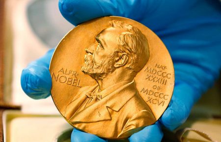 Нобелівську премію з медицини присудили за відкриття щодо терапії раку