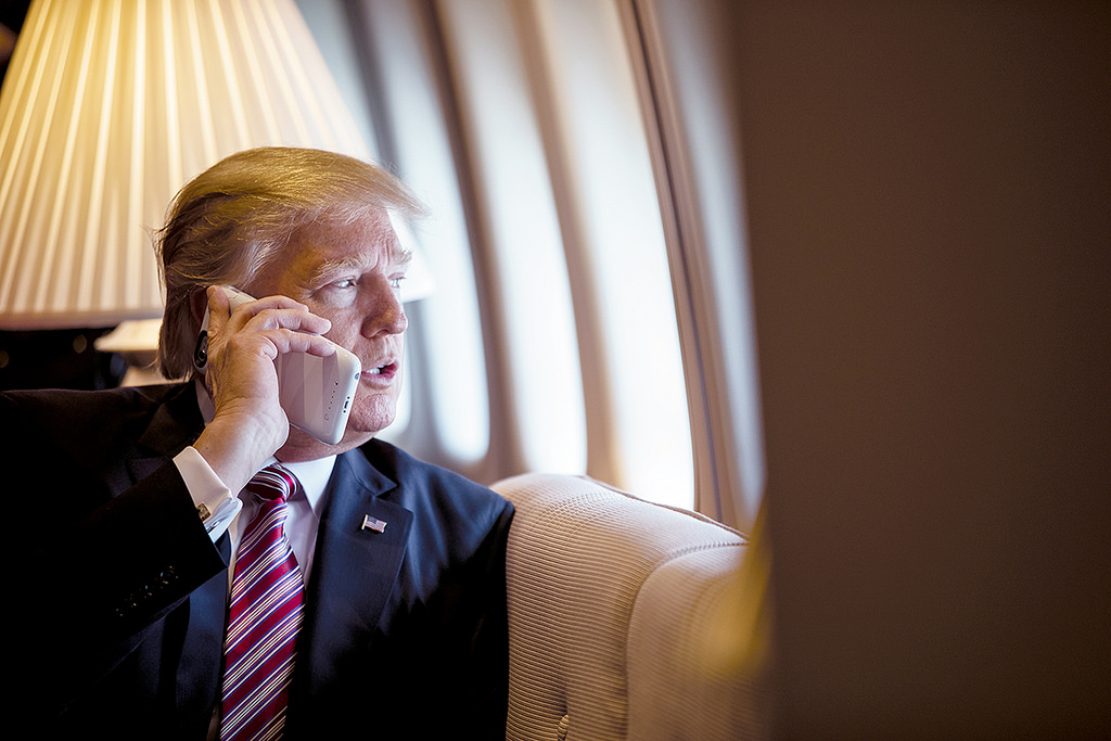 Телефон Трампа прослуховували російські та китайські спецслужби — NYT