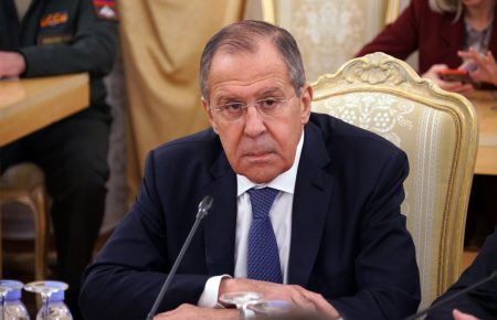 Голова МЗС РФ назвав поїздку висланих із Нідерландів росіян «рутинною»