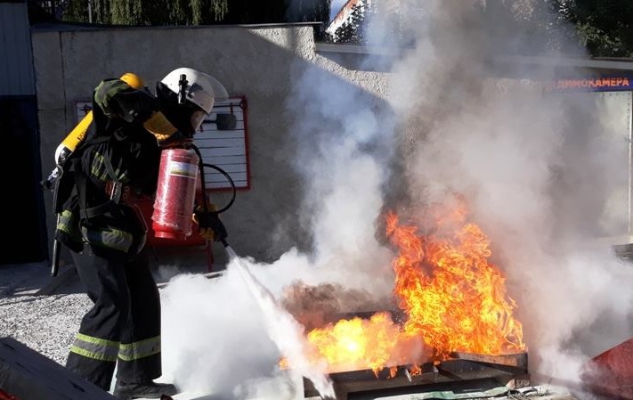 У Житомирській області під час пожежі на підприємстві загинули двоє людей
