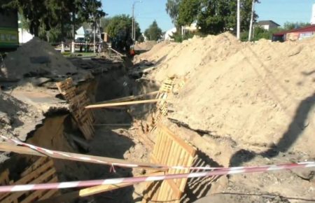 На Одещині чиновника та ще двох людей обвинувачують у привласненні 2 млн грн під час ремонту водогону
