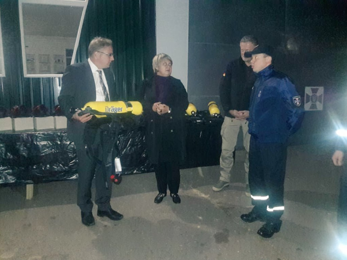 Пожежі на складах боєприпасів поблизу Ічні: Німеччина передала допомогу рятувальникам