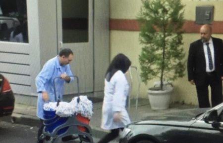 Перед прибуттям турецьких слідчих у саудівське посольство прийшли прибиральники (ФОТО, ВІДЕО)