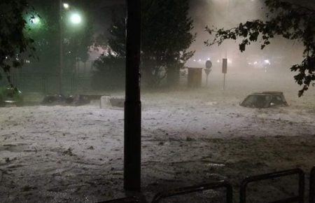 Негода в Італії та Іспанії: у містах затопило вулиці, є один загиблий