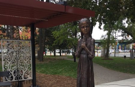 У Торонто відкрили меморіал жертвам Голодомору за кошти українців в Канаді