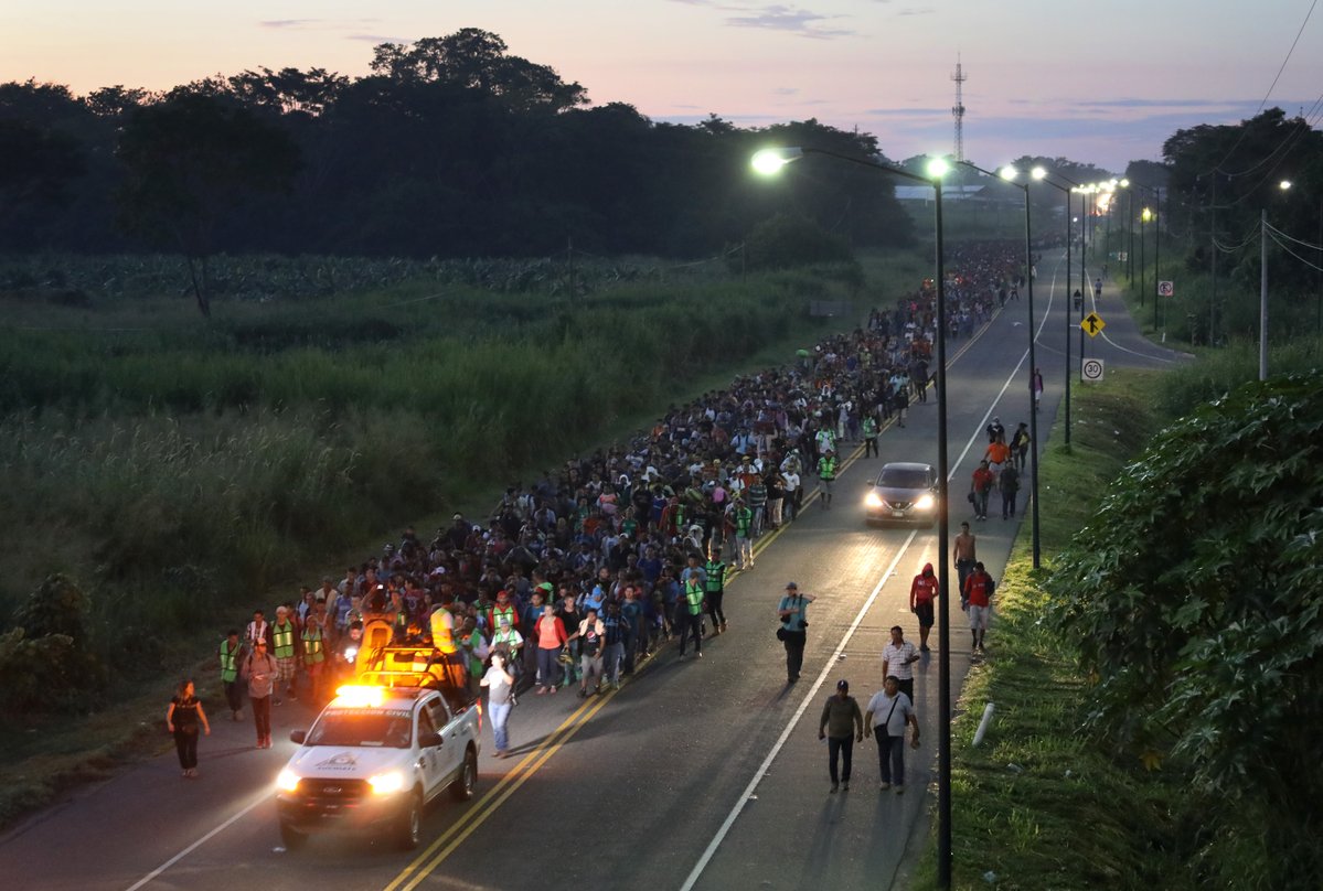 Мексика запропонувала роботу і тимчасове проживання мігрантам, які направляються в Америку