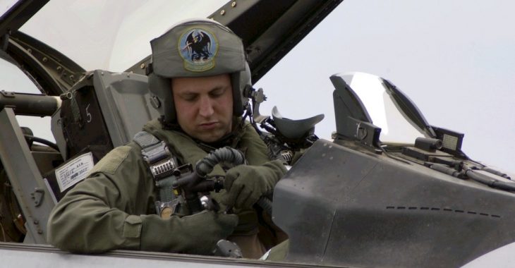 Падіння Су-27: у Каліфорнії вшанують пам'ять загиблого на навчаннях в Україні пілота Сета Нерінґа Падіння Су-27: у Каліфорнії вшанують пам'ять загиблого на навчаннях в Україні пілота Сета Нерінґа